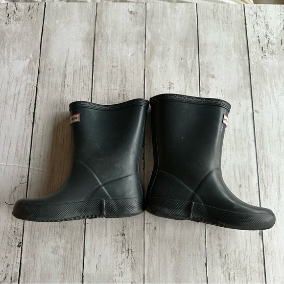 PREOWNED KIDS GIRLS BLACK HUNTER RAIN BOOTS SIZE 8 - Picture 2 of 12